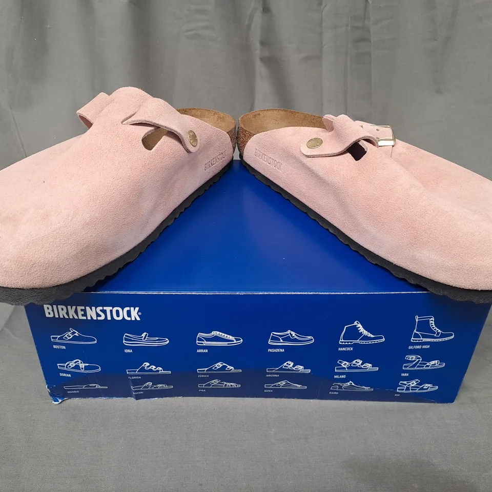 BOXED PAIR OF BIRKENSTOCK BOSTON BS SHOES IN LIGHT ROSE UK SIZE 10.5