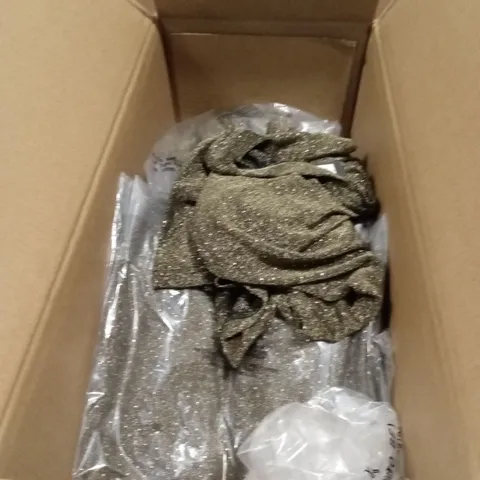 BOX CONTAINING APPROXIMATELY 28x BRAND NEW JD WILLIAMS GOLD CREW NECK TOPS - SIZE 16