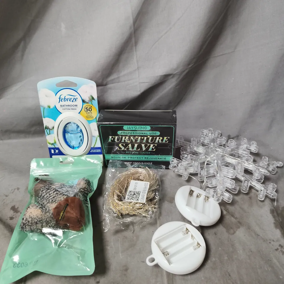 APPROXIMATELY 20 ASSORTED HOUSEHOLD ITEMS TO INCLUDE SNOWFLAKE LIGHTS, FEBREZE BATHROOM FRESHENER AND FURNITURE SALVE
