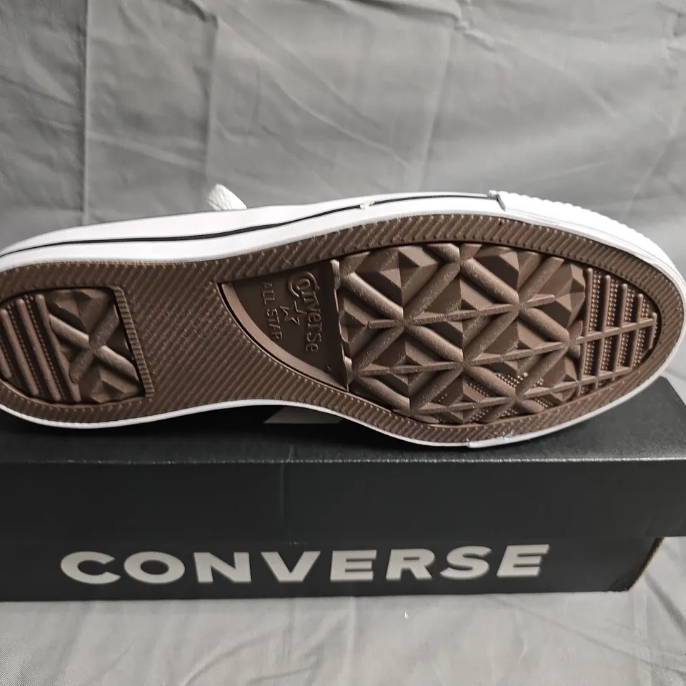 BOXED PAIR OF CONVERSE LOW-TOP CANVAS SNEAKERS – UK SIZE 4.5