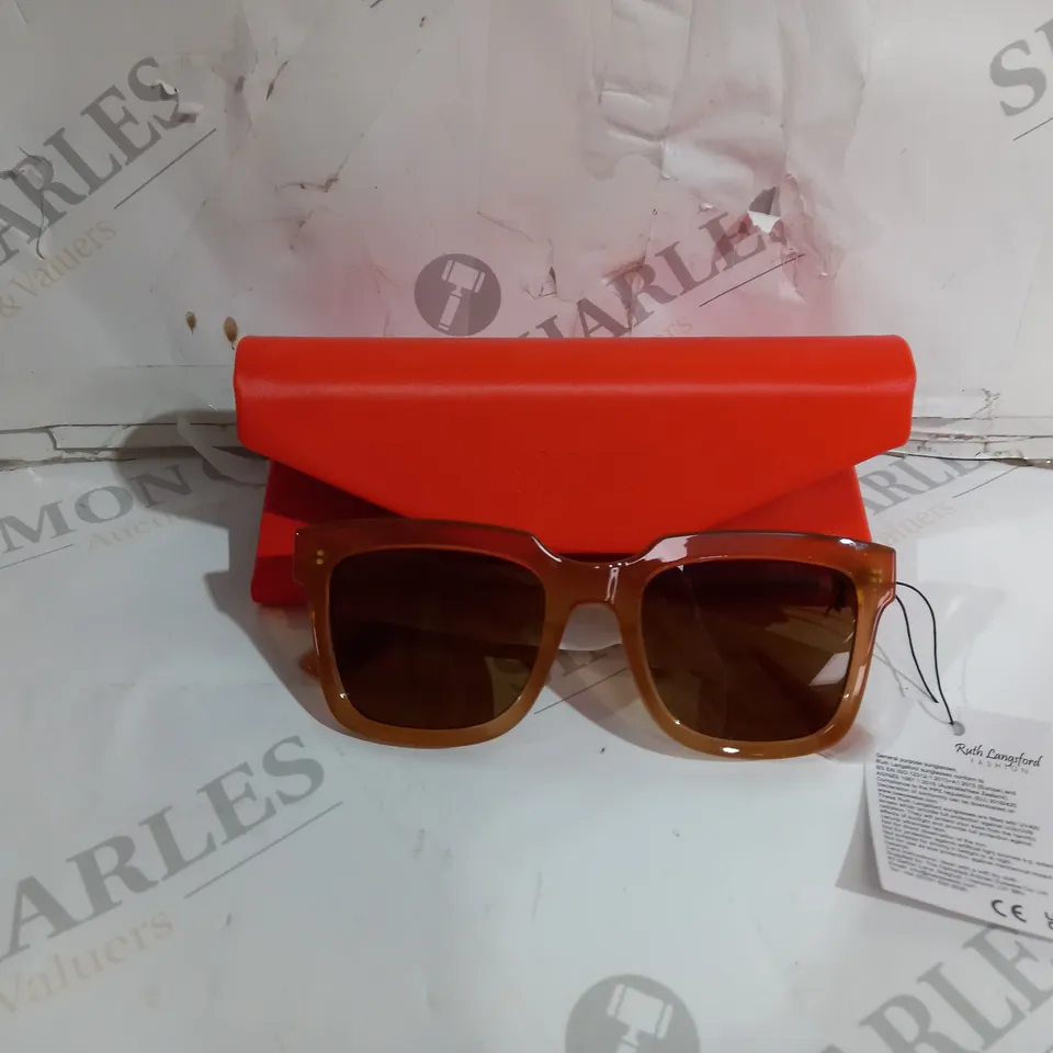 RWL SUNGLASSES WITH ORANGE CASE 