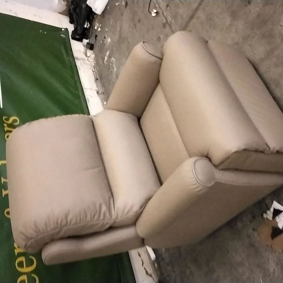 QUALITY BRITISH DESIGNED & MANUFACTURED G PLAN MOCHA LEATHER ARMCHAIR 