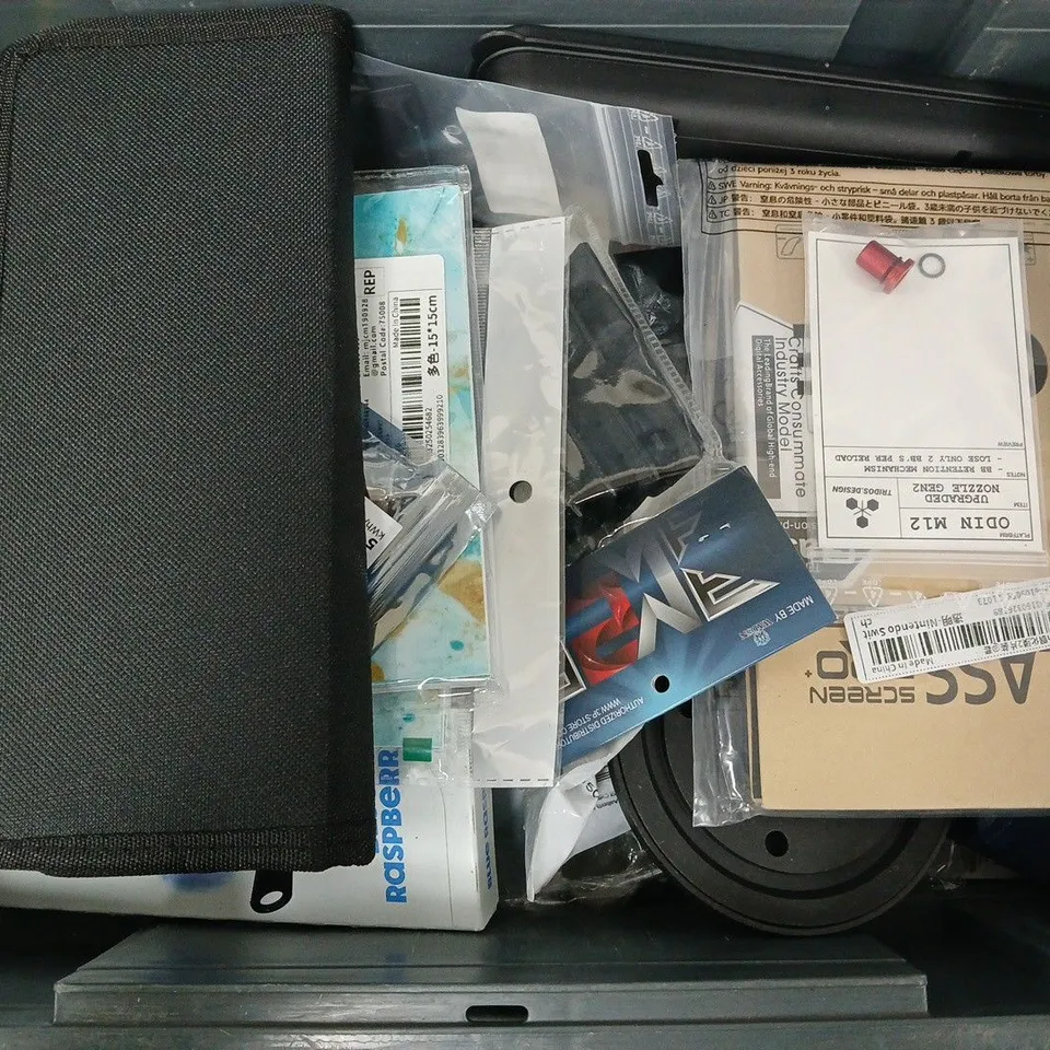 APPROXIMATELY 18 ASSORTED HOUSEHOLD ITEMS TO INCLUDE AIR UP BLUE RASPBERRY PODS, SANITARY SILICONE, GLASS SCREEN PROTECTOR, ETC