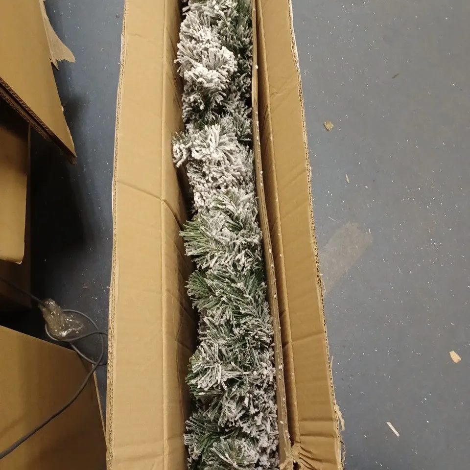BOXED 9FT PRELIT EMPEROR FLOCKED GARLAND (1 BOX) RRP £44.99