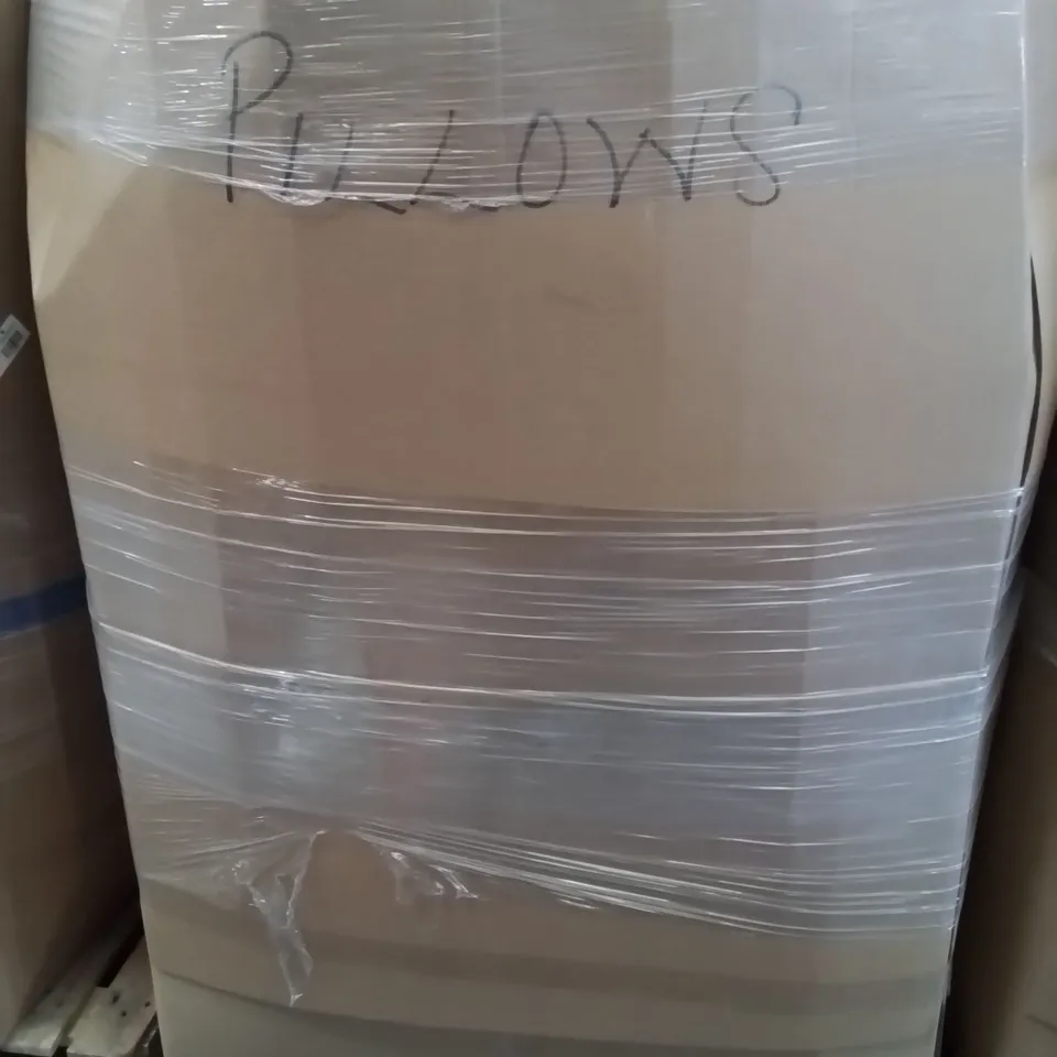 PALLET CONTAINING LARGE AMOUNT OF SUPPORT PILLOWS CUSHIONS AND SOFT FURNISHINGS 