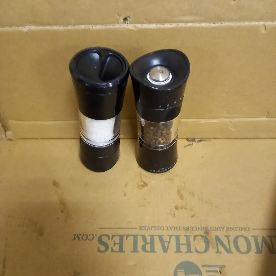 COLE AND MASON H306498 HARROGATE CLASSIC INVERTA SALT AND PEPPER MILL GIFT SET