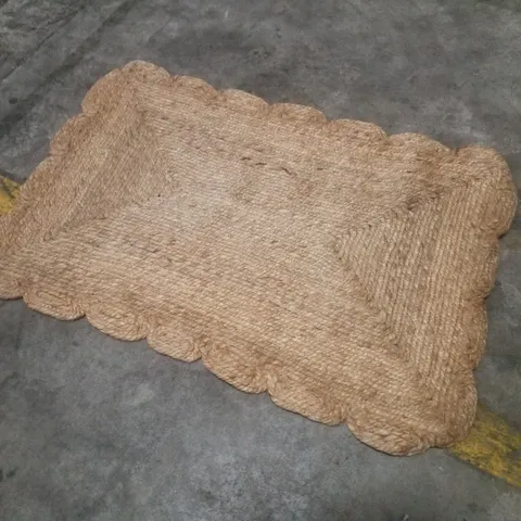 QUALITY DESIGNER AREA RUG APPROXIMATELY 60×90CM