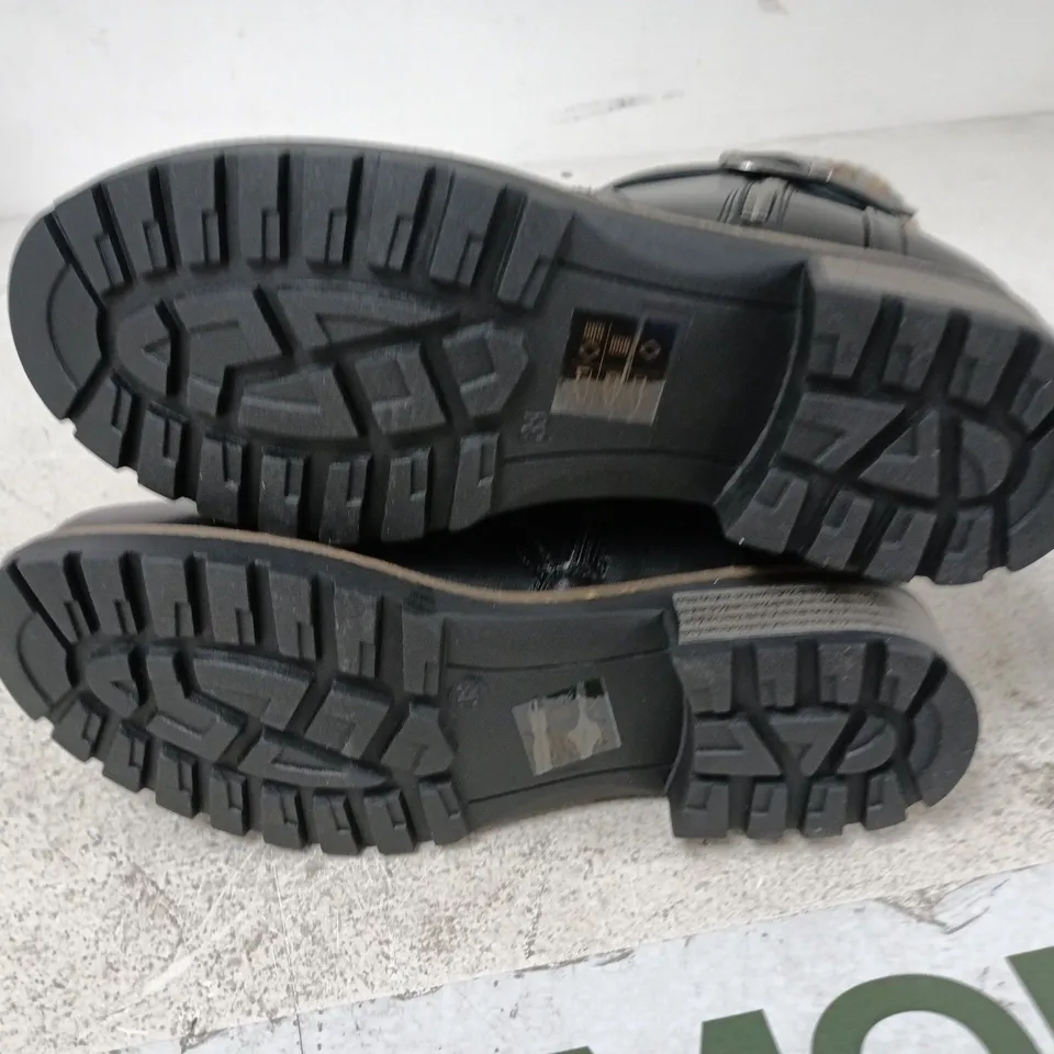 BOXED PAIR OF LOTUS TRIANA BOOTS IN BLACK - EU 38