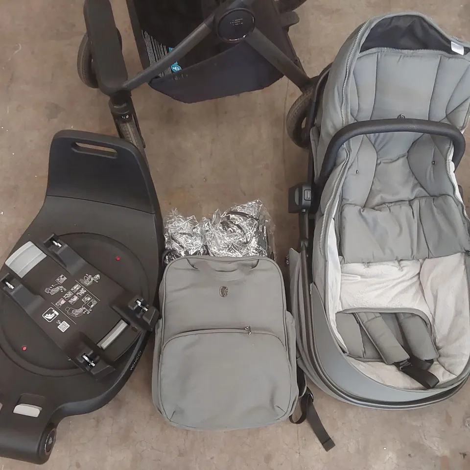 VENICCI PRAM WITH CAR SEAT AND ACCESSORIES 