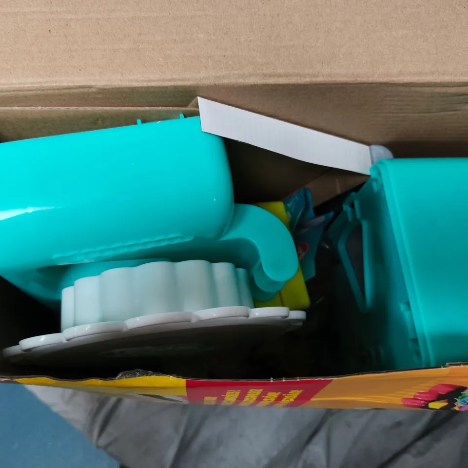 BOXED PLAY DOH SUPER SLICE CAKE PLAYSET 