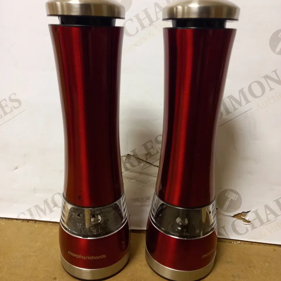 MORPHY RICHARDS ACCENTS ELECTRONIC SALT AND PEPPER MILL - RED