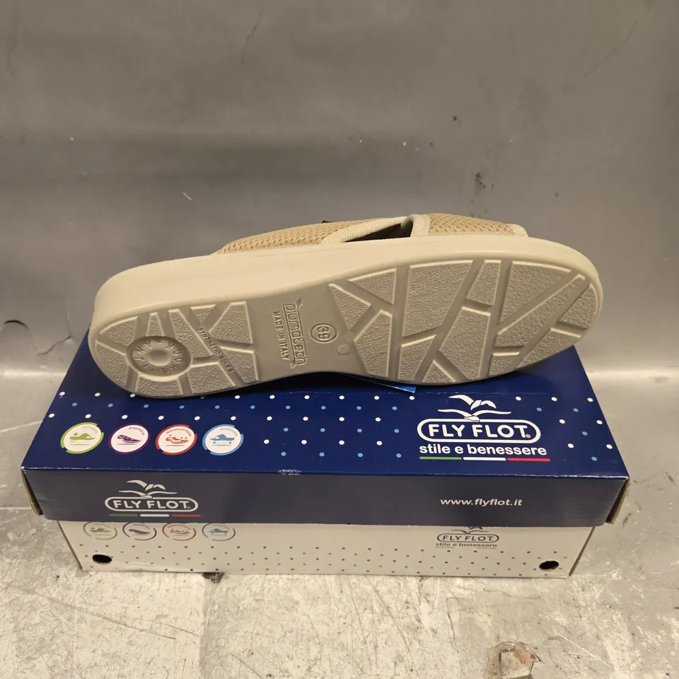 BOXED PAIR OF FLY FLOT SANDALS IN BEIGE - 6