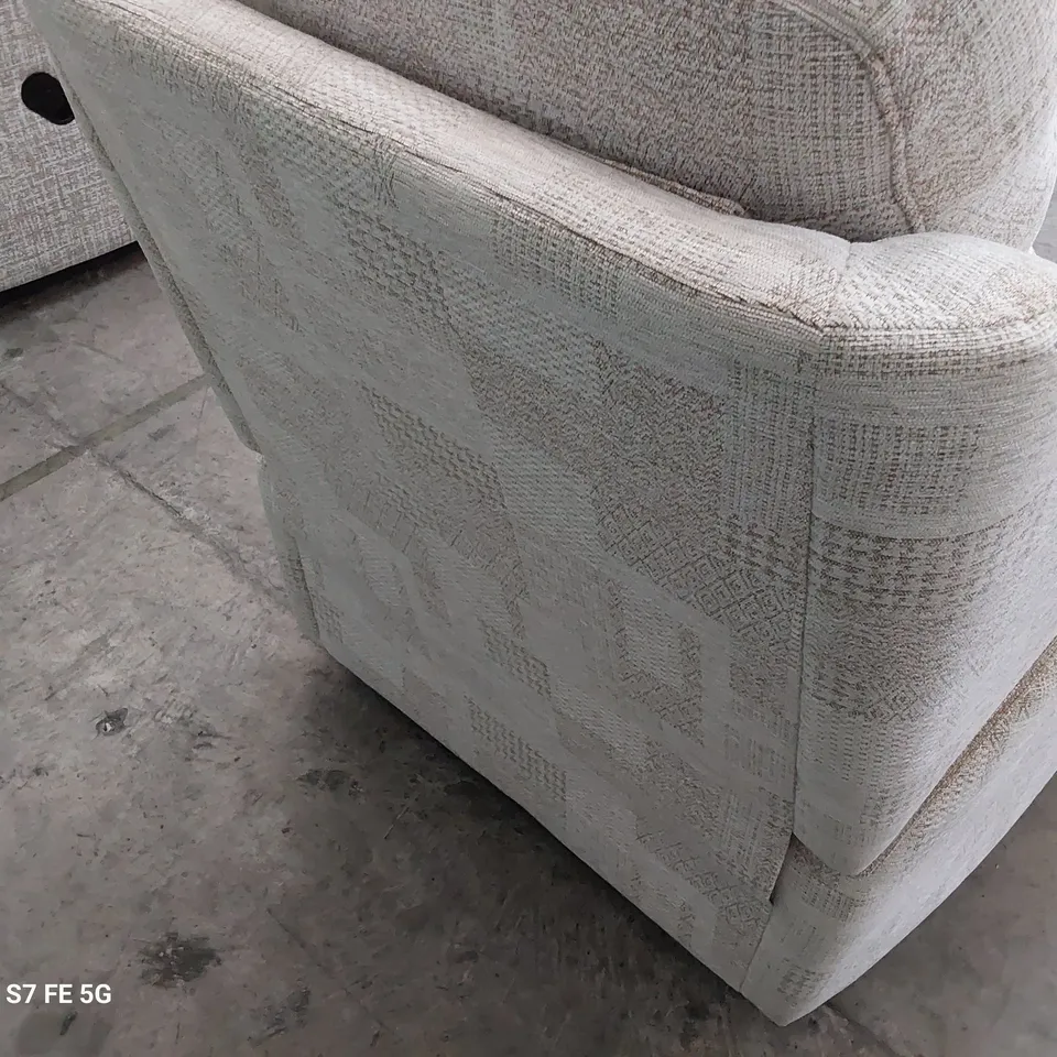 QUALITY BRITISH DESIGNER G PLAN KINGSBURY POWER RECLINING EASY CHAIR LYDIA BLUSH FABRIC 