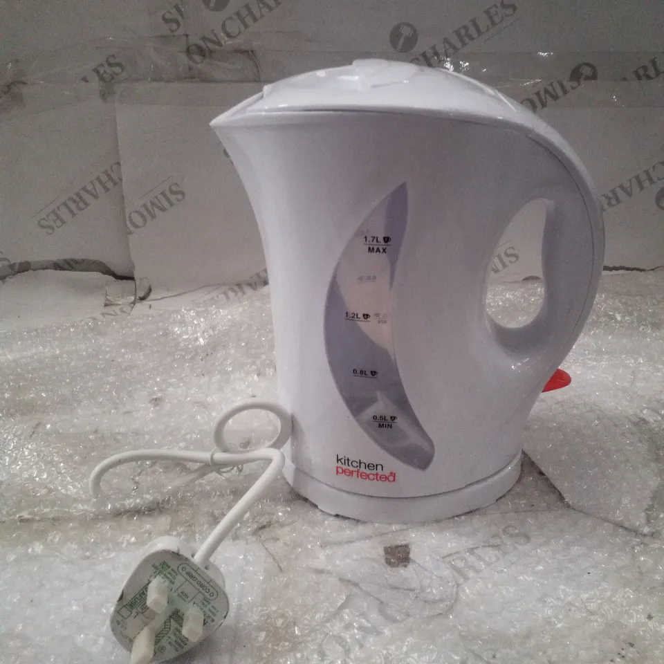 BOXED KITCHENPERFECTED 2KW 1.7LTR CORDLESS KETTLE - WHITE
