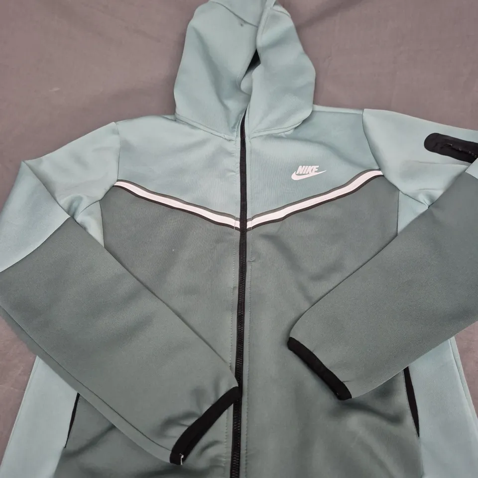 NIKE TECH FULL ZIP JACKET SIZE M