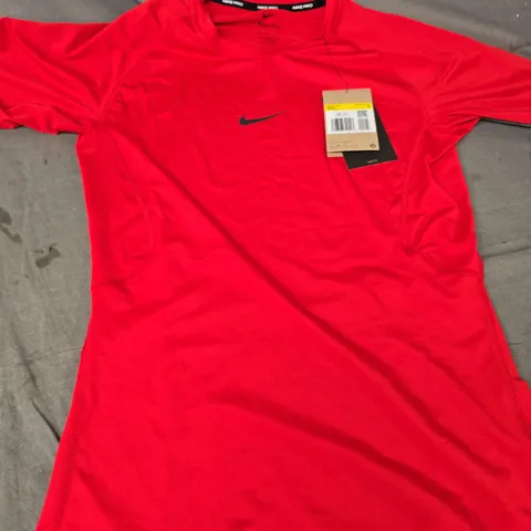 NIKE PRO MEN'S TRAINING T-SHIRT – RED, SHORT SLEEVE - SIZE SMALL