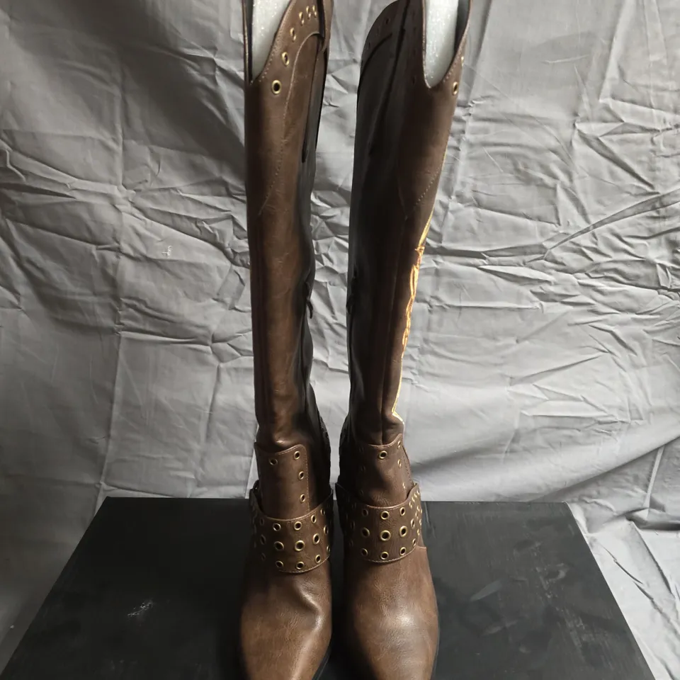 BOXED PAIR OF KOI FOOTWEAR CHILDREN ON THE MOON COWBOY BOOTS - UK SIZE 7
