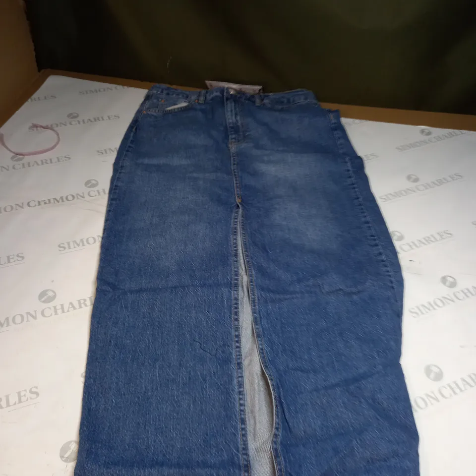 STRADIVARIUS DENIM SKIRT SIZE 12