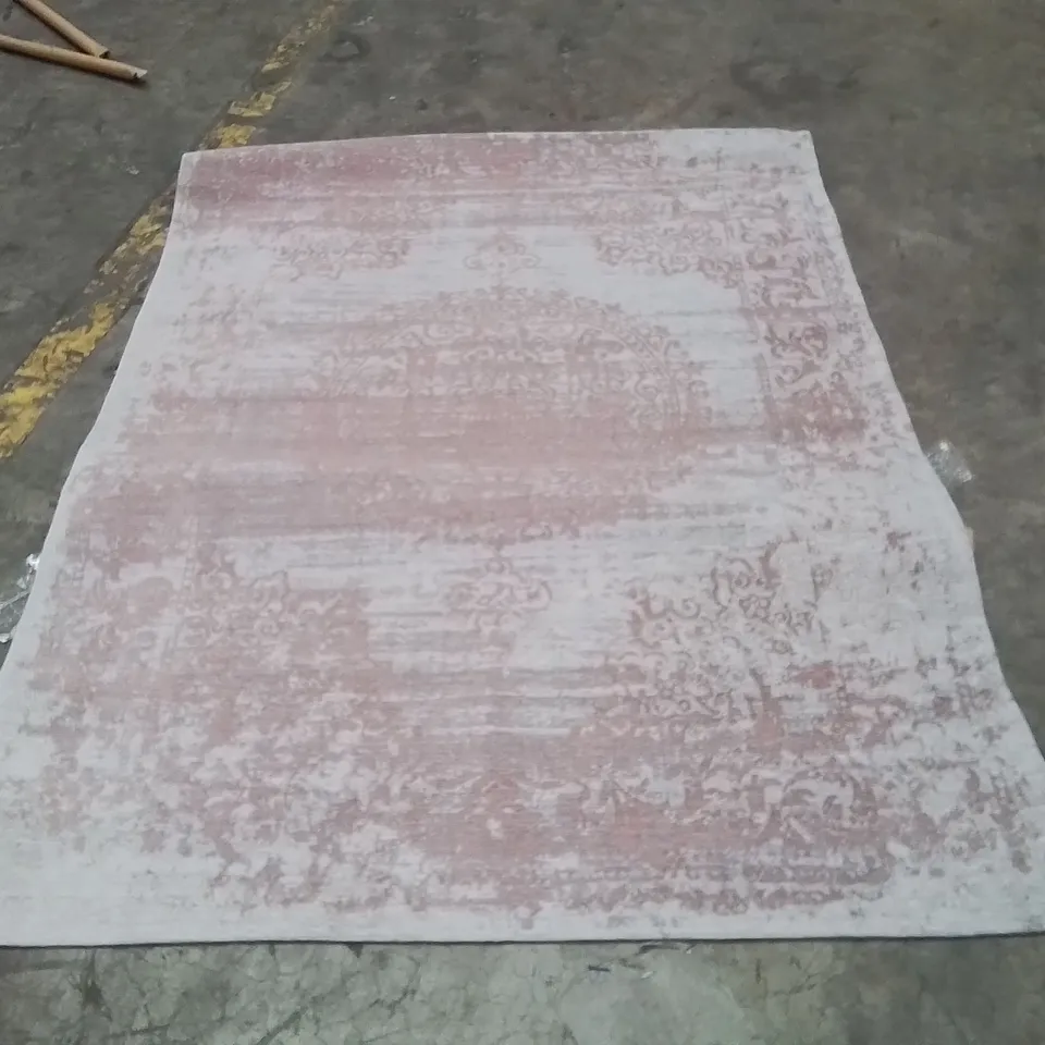 QUALITY DESIGNER AREA RUG - APPROXIMATELY 170X120CM