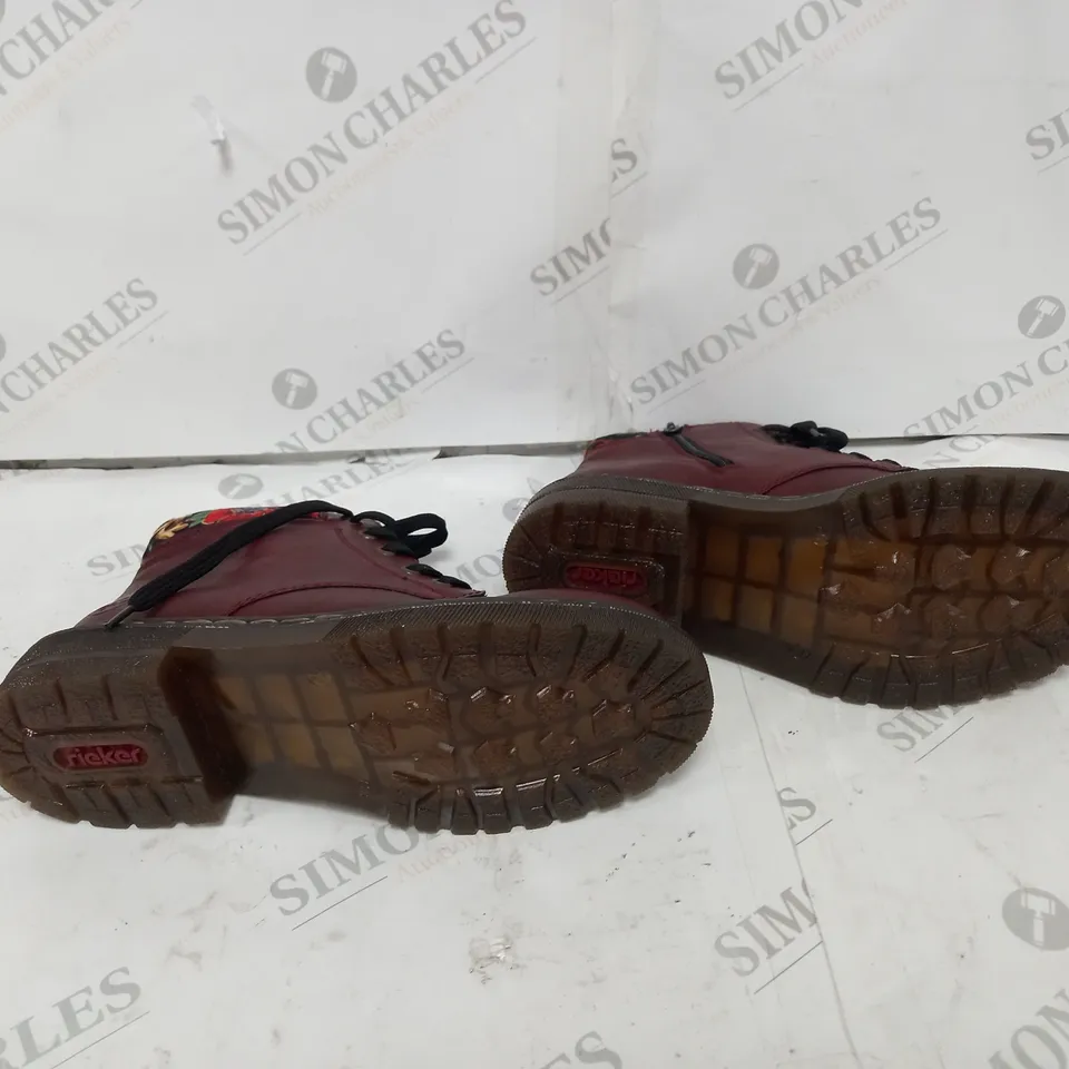 RIEKER RED INTEREST COLOUR BOOT SIZE 6 1/2 - BOXED 