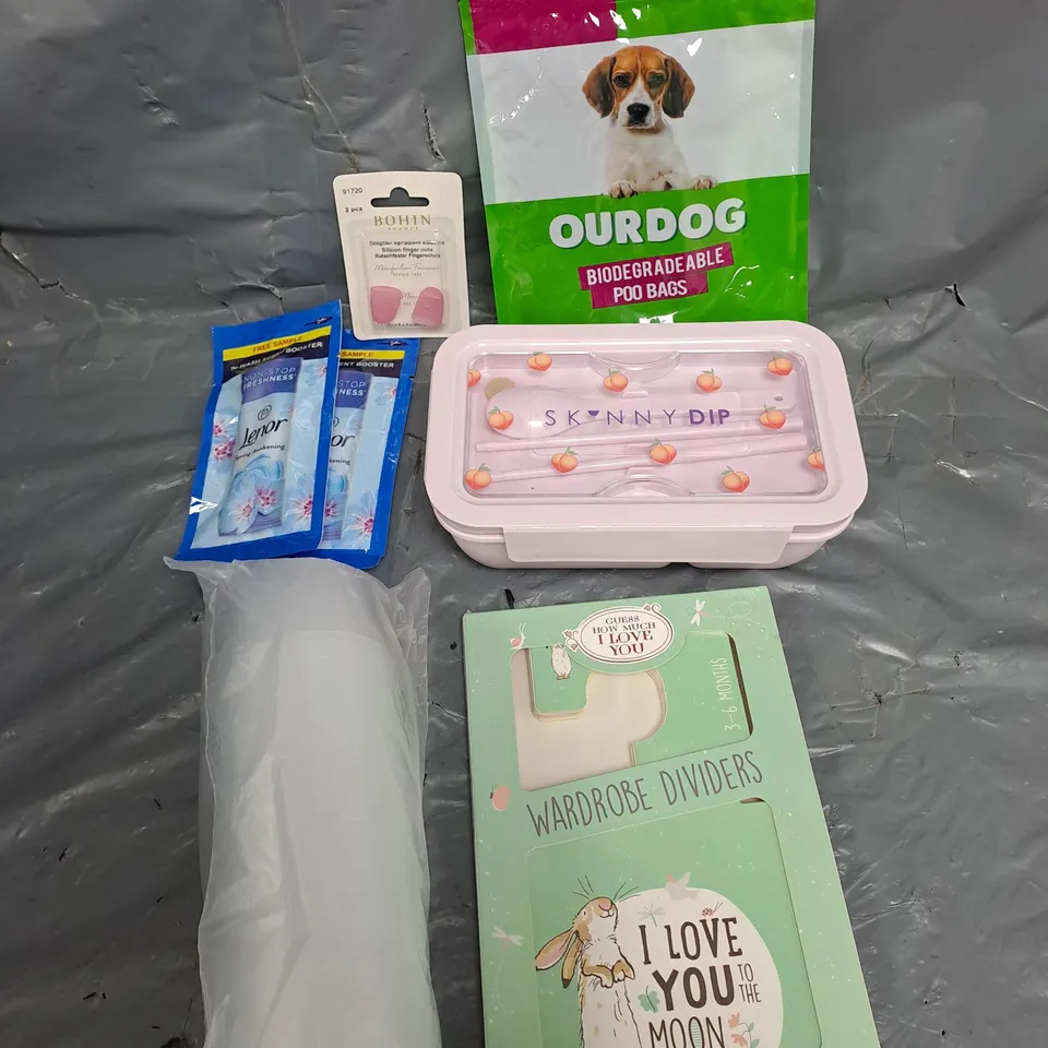 APPROXIMATELY 15 ASSORTED HOUSEHOLD ITEMS TO INCLUDE POO BAGS, CONTAINERS, SCENT BOOSTERS ETC 