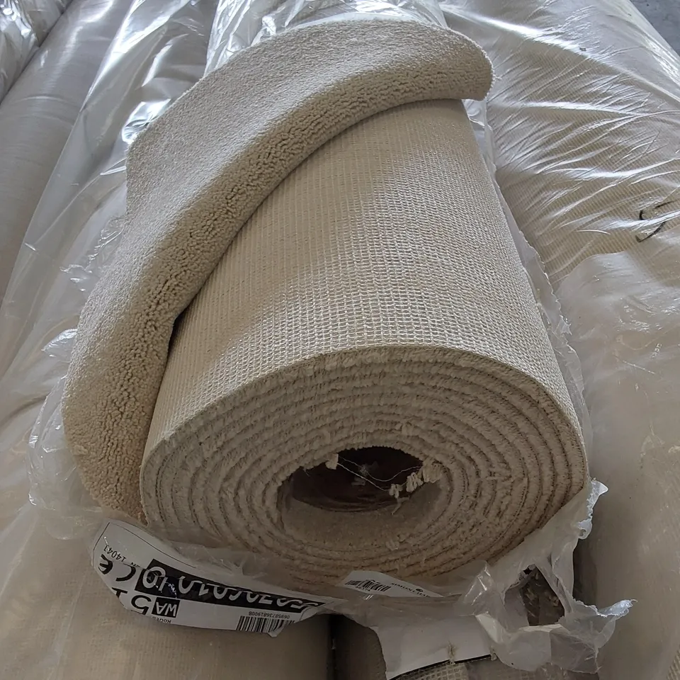 ROLL OF QUALITY EC FREEDOM CANVAS CARPET // SIZE: APPROX 5 X 6.6m