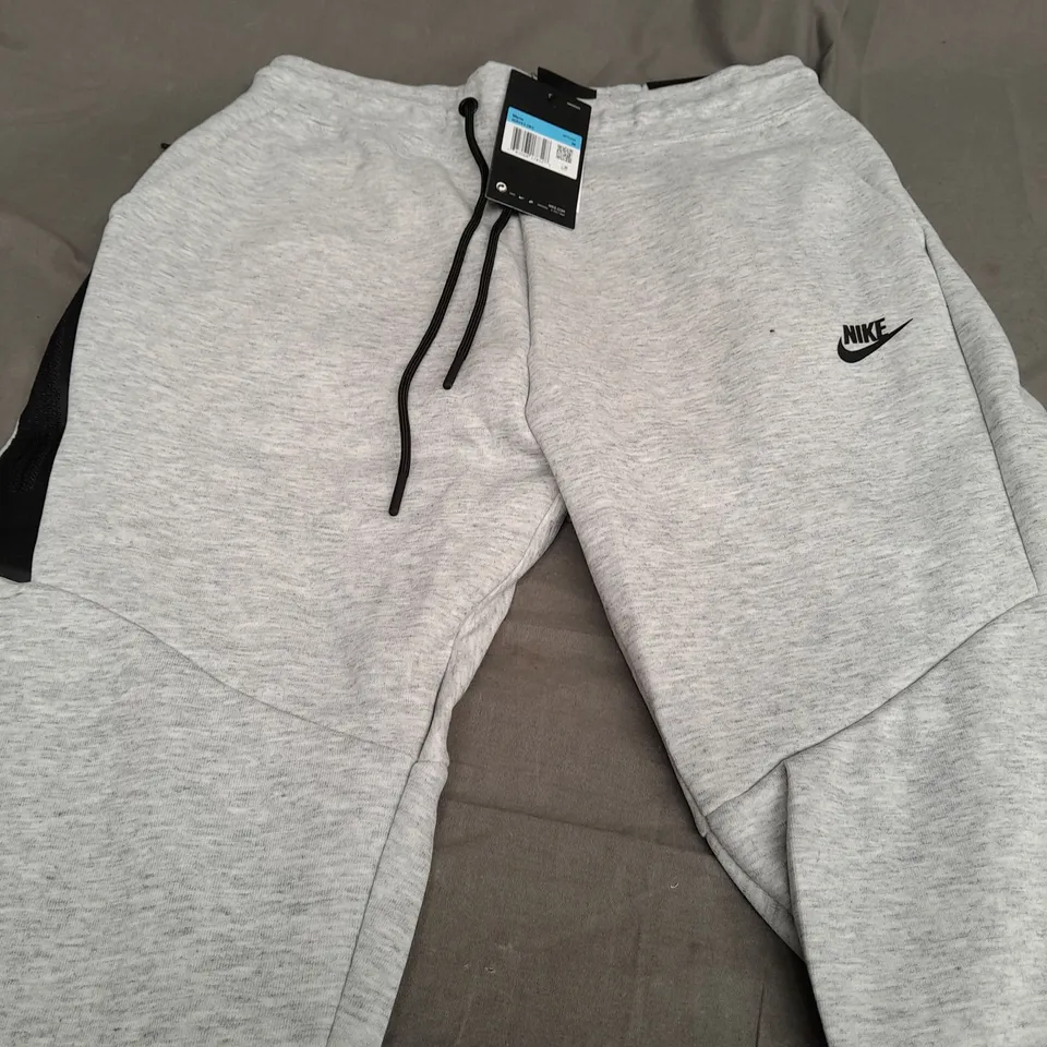 NIKE GREY TRACKSUIT PANTS - MEDIUM