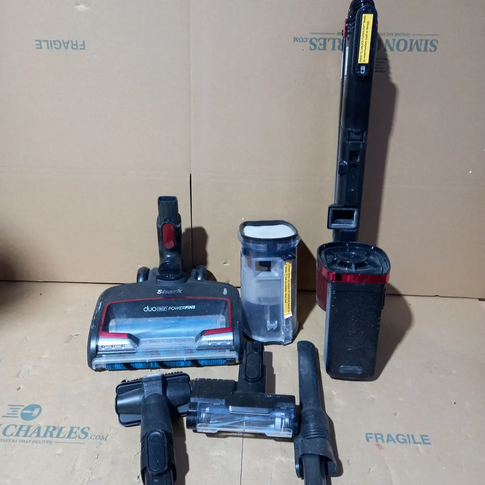 SHARK CORDLESS VACUUM IZ300UKT