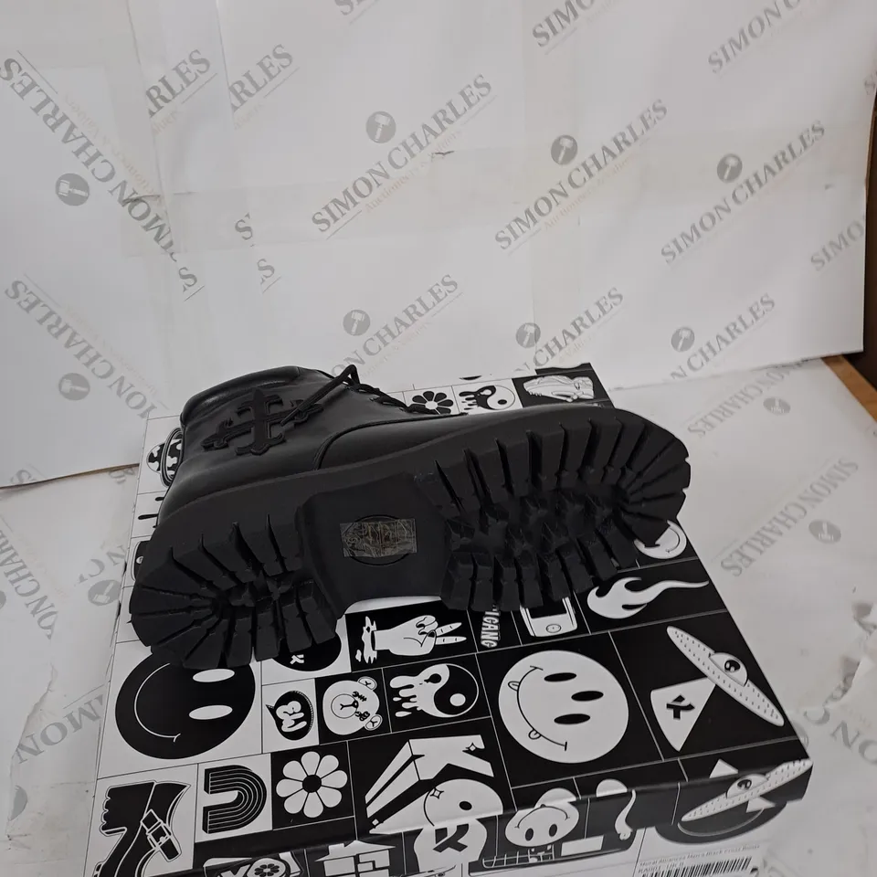 BOXED PAIR OF KOI MORAL ALLIANCES CROSS BOOTS BLACK - UK9