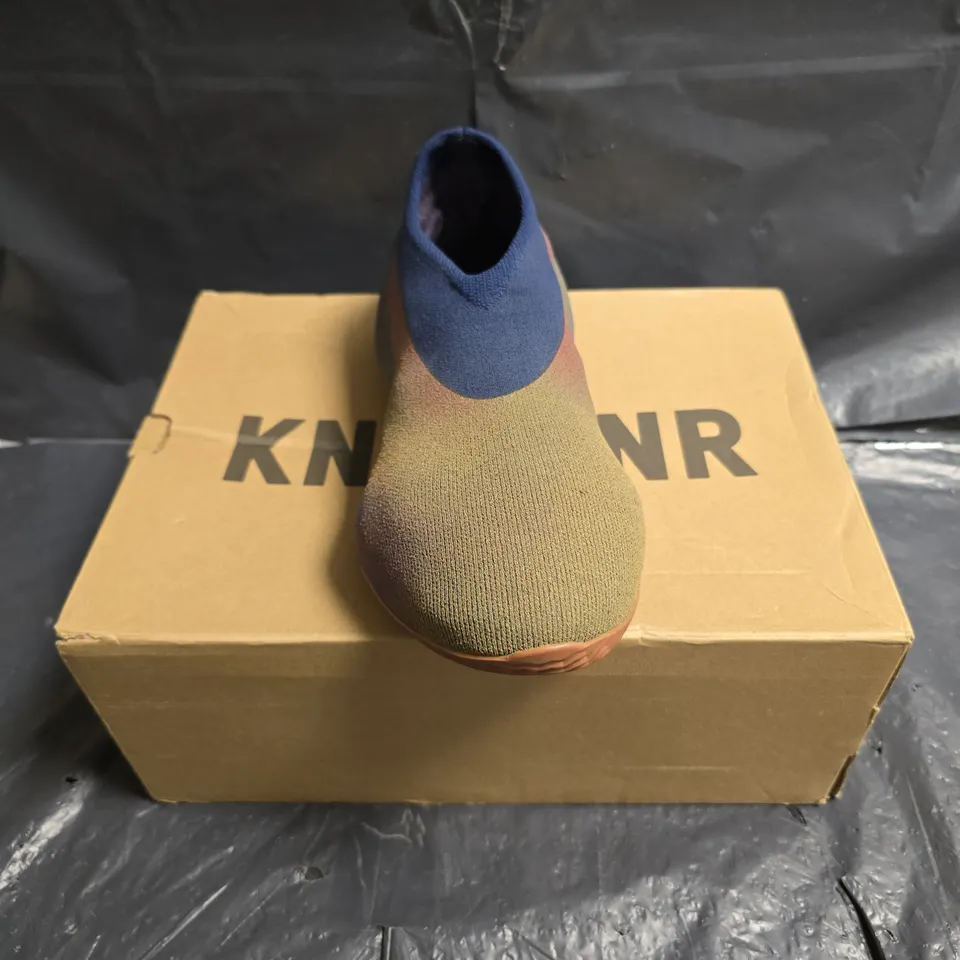 ADIDAS YZY KNIT RNR KNIT RUNNER SNEAKERS IN FADE INDIGO - UK 7.5
