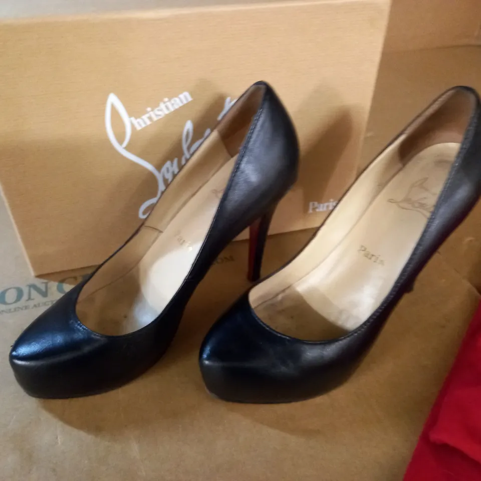 PAIR OF CHRISTIAN LOUBOUTIN BLACK HEELS - 40