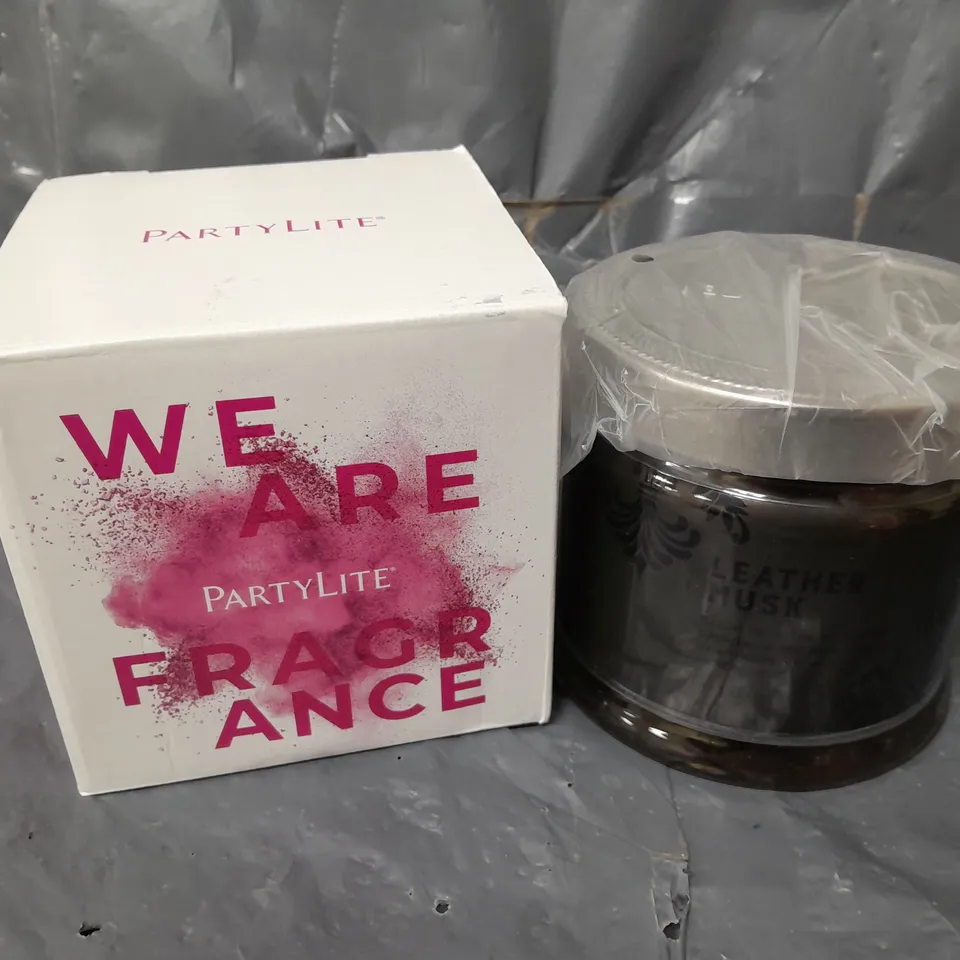 BOXED PARTYLITE LEATHER MUSK SCENTED CANDLE