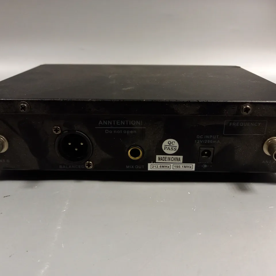 UNBOXED PYLE PROFESSIONAL WIRELESS MICROPHONE VHF PDWM2700