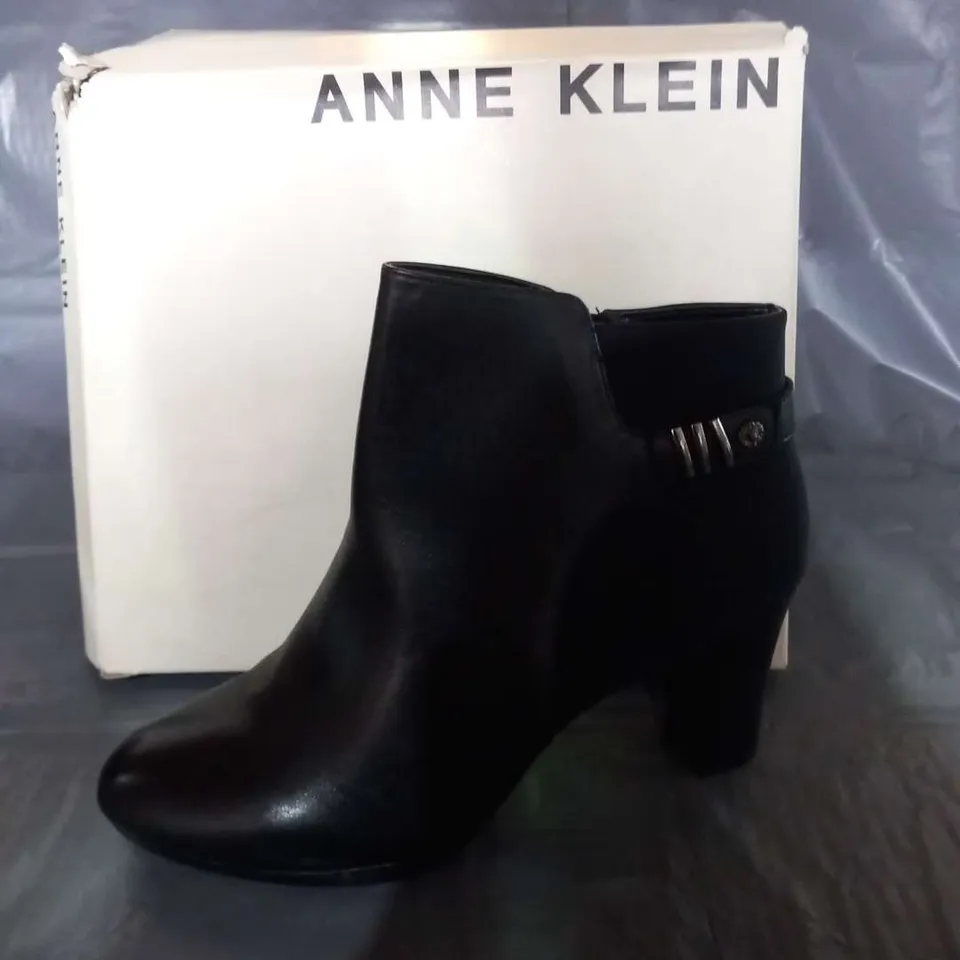 BOXED ANNE KLEIN SULLY BLACK ANKLE BOOTS SIZE 8