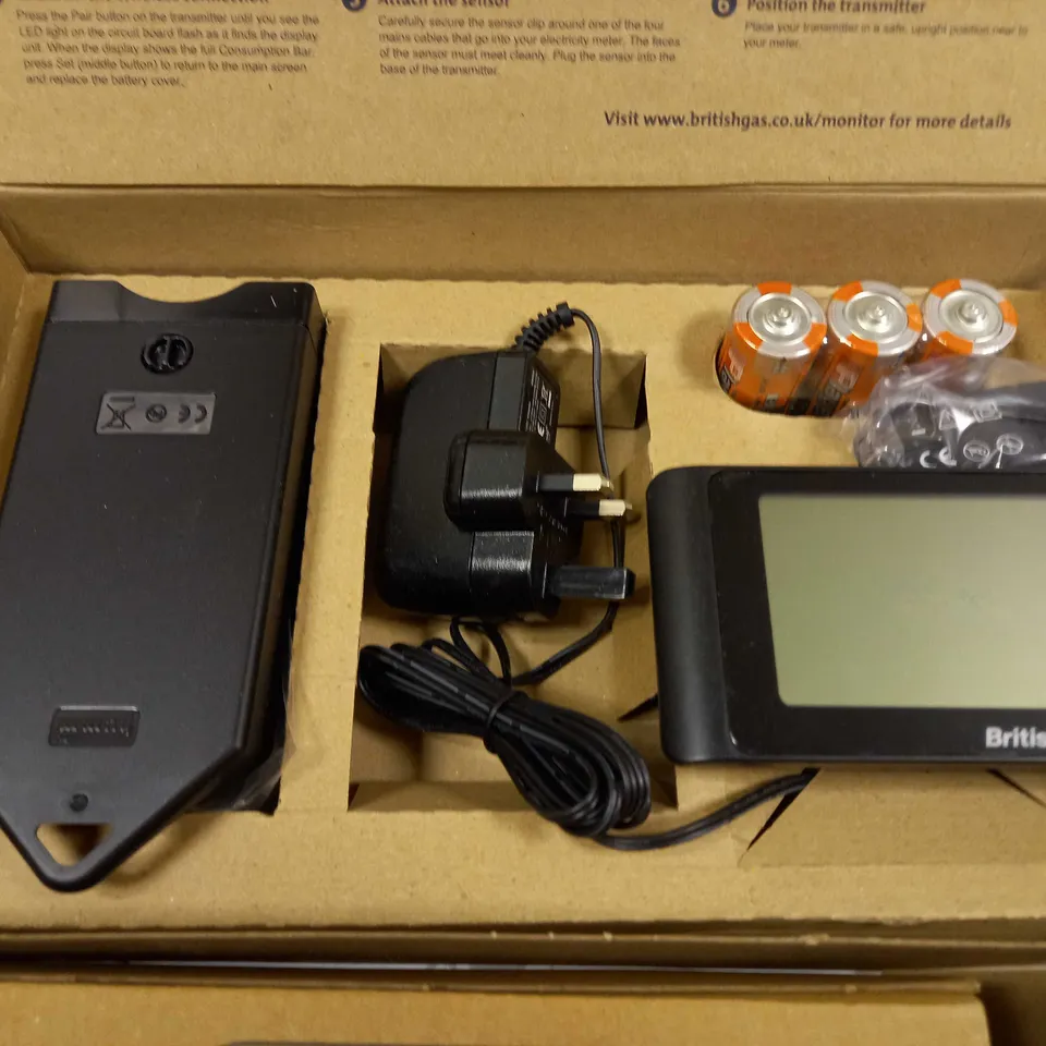 LOT OF 3 TECH ITEMS TO INCLUDE BRITISH GAS MONITOR, SETTOP BOX AND ROUTER