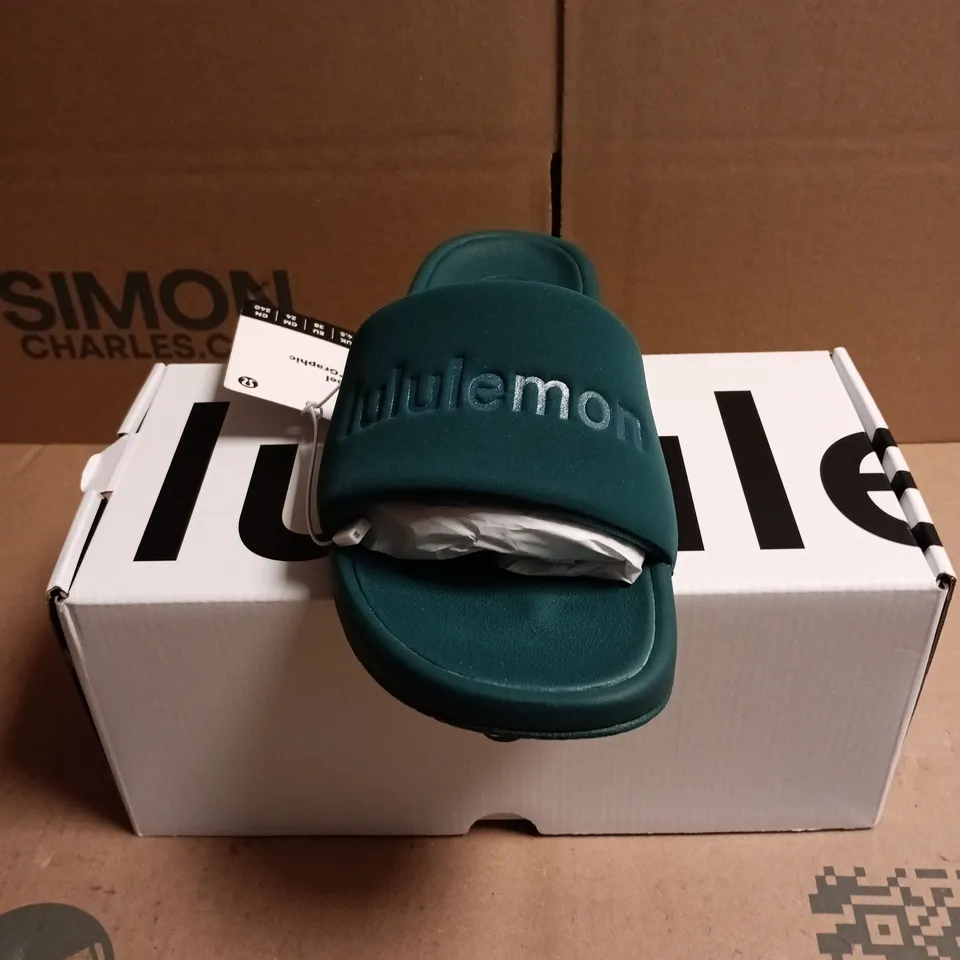 BOXED PAIR OF LULULEMON ATHLETICA MEN'S RESTFEEL SLIDES - 4.5