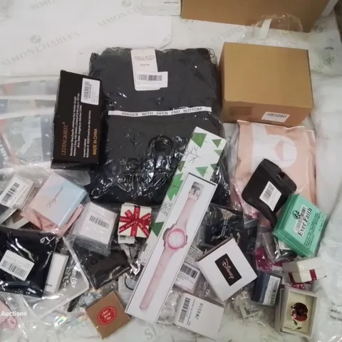 BOX CONTAINING MIXED BUNDLE OF FASHION ITEMS AND JEWELLERY GIFT SETS, WATCHES ETC.