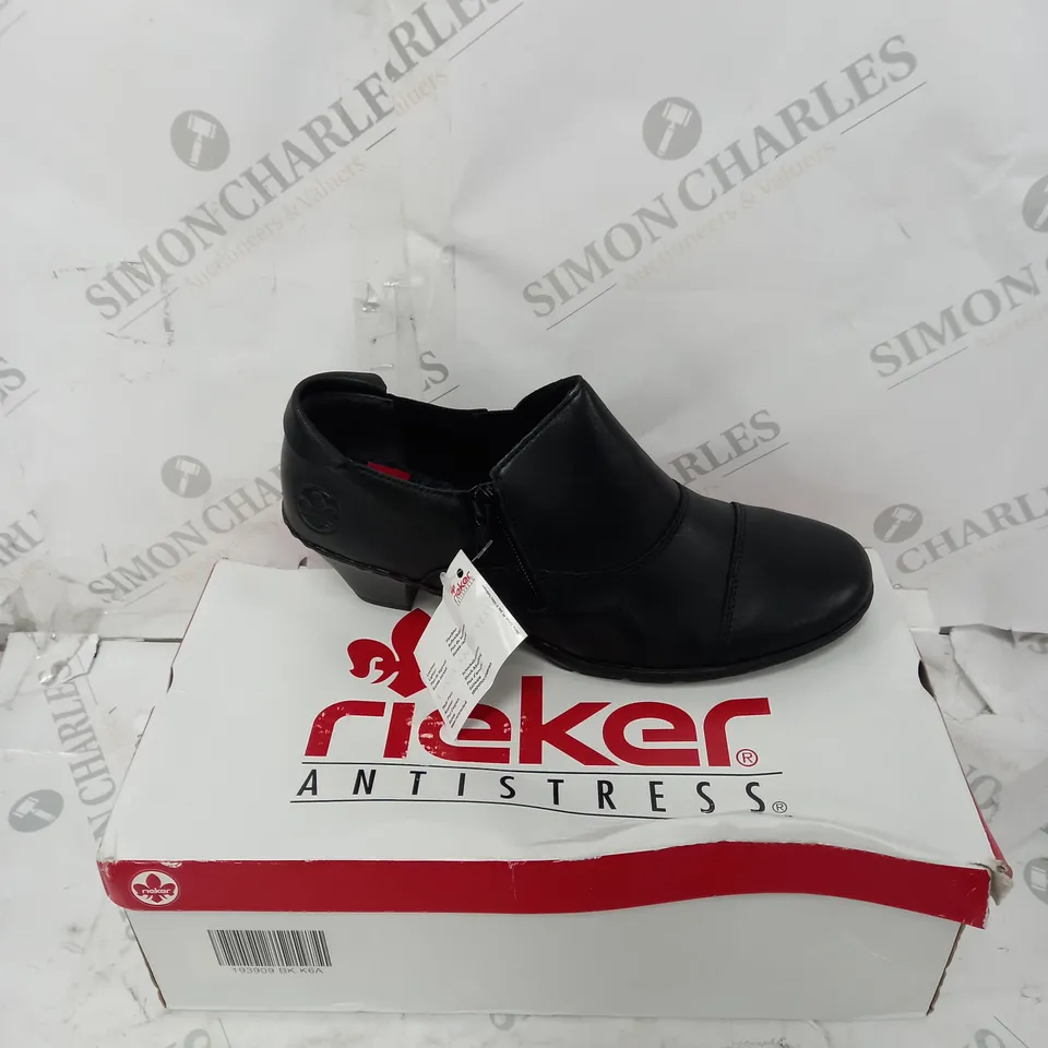 BOXED PAIR OF RIEKER SHOE BOOTS IN BLACK UK SIZE 6