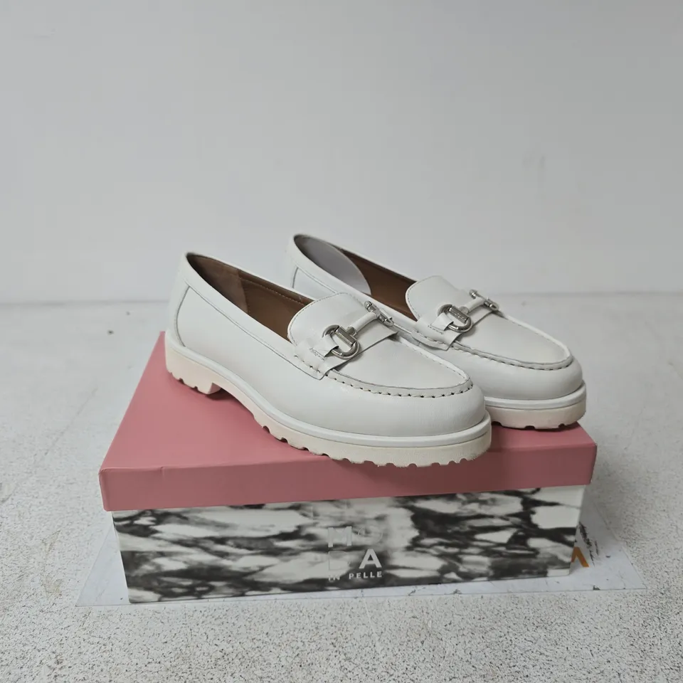 MODA IN PELLE EMORI WHITE LEATHER SNAFFLE LOAFER SIZE 40 BOXED