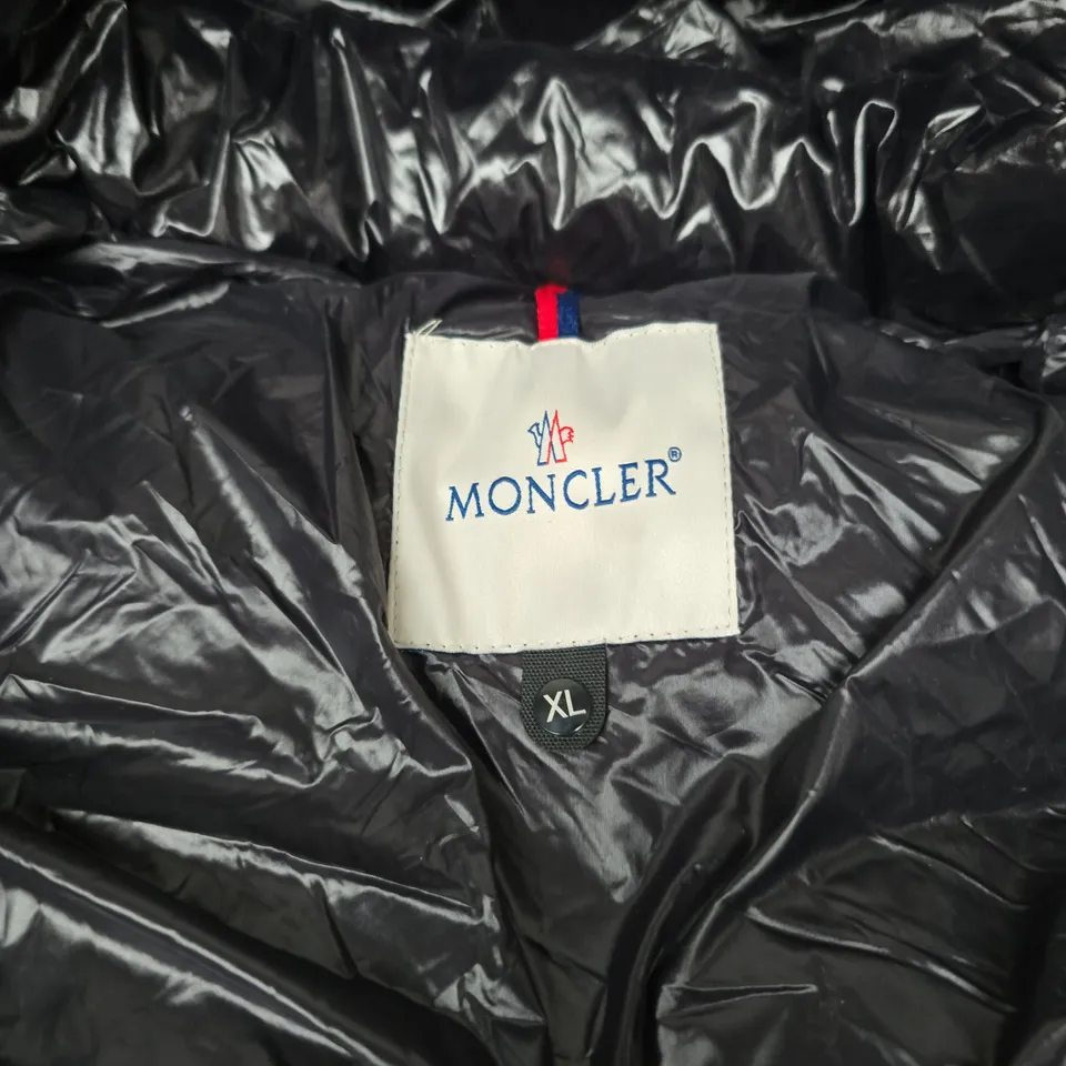 MONCLER FULL ZIP PADDED COAT - SIZE XL