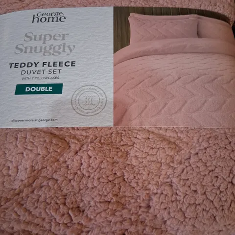 APPROXIMATELY EIGHT BRAND NEW SUPER SNUGGLY TEDDY FLEECE DUVET SET WITH 2 PILLOWCASES DOUBLE