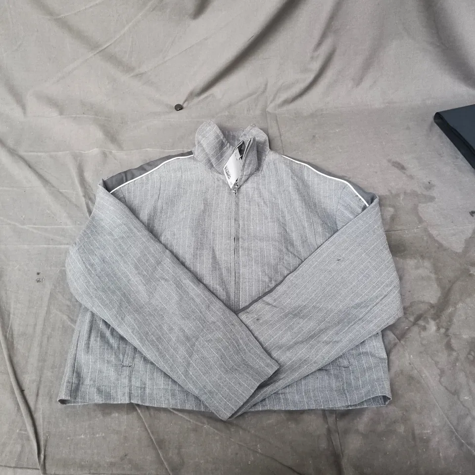 DIVIDED BY H&M GREY PINSTRIPE ZIP JACKET – UK 8 (EU XS)