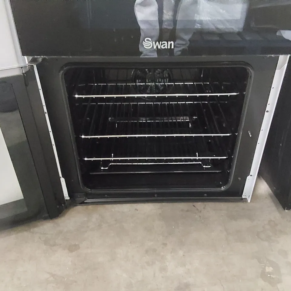 SWAN SX16730W 60CM WIDE DOUBLE OVEN ELECTRIC COOKER WITH CERAMIC HOB - WHITE