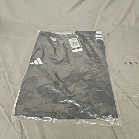 BAGGED ADIDAS YOUTH TIRO 24 JERSEY IN BLACK/WHITE SIZE 15/16YRS