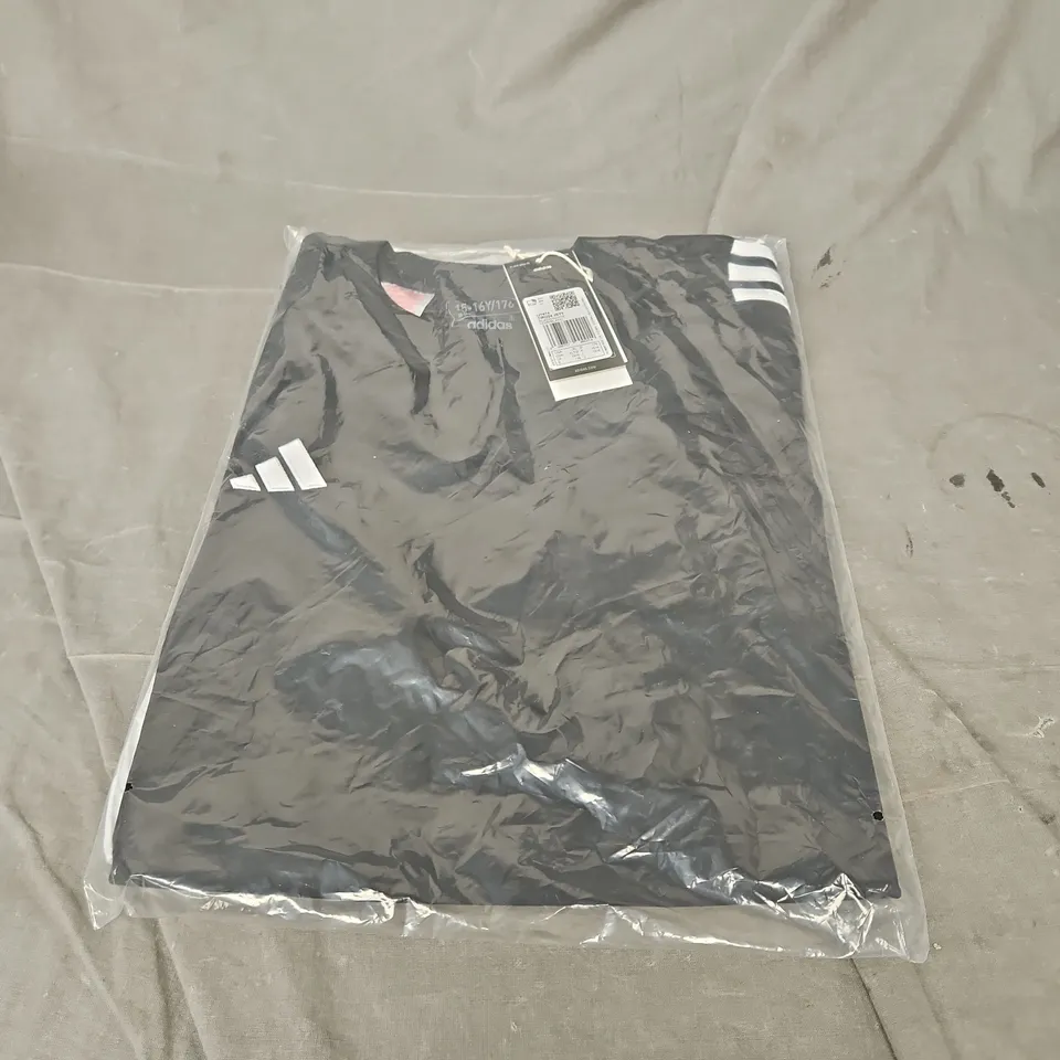 BAGGED ADIDAS YOUTH TIRO 24 JERSEY IN BLACK/WHITE SIZE 15/16YRS