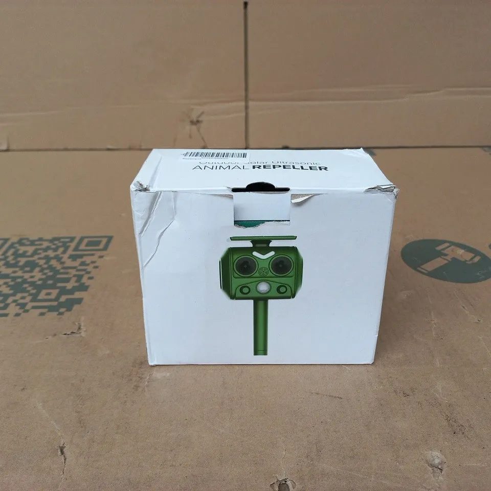 SET OF 6 OUTDOOR SOLAR ANIMAL REPELLER DEVICES BOXED