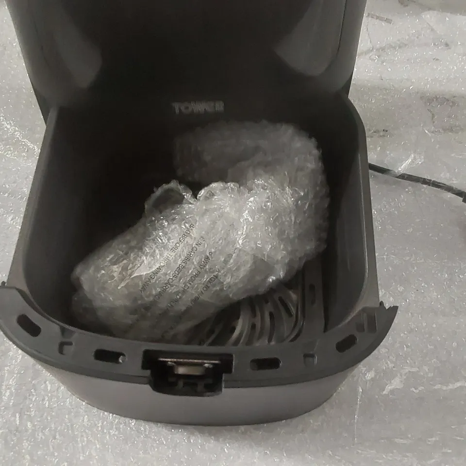 BOXED VORTX 4L DIGITAL AIR FRYER 