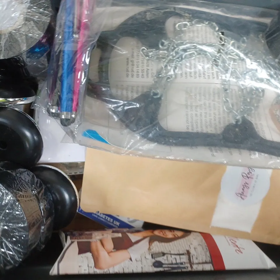 APPROXIMATELY 10 ASSORTED HOUSEHOLD ITEMS TO INCLUDE AIR UP AROMA PODS, YALE COMBINATION PADLOCK, ETC