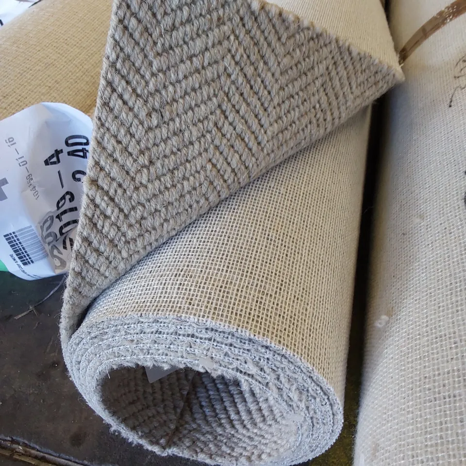 ROLL OF QUALITY LAKELAND WEAVE ULLSWATER CARPET // SIZE: 4m X 2.74m