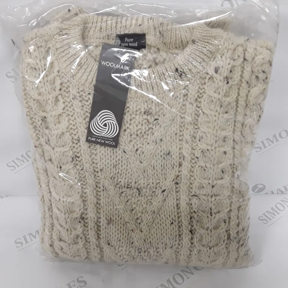 LOT OF APPROXIMATELY 10 PURE NEW WOOL JUMPERS - L